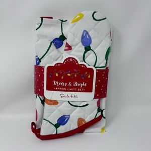 Sur la table Merry & Bright Apron + Mitt set Christmas Lights
